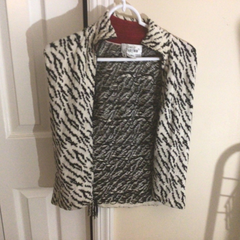 Vest - Picture 2 of 2